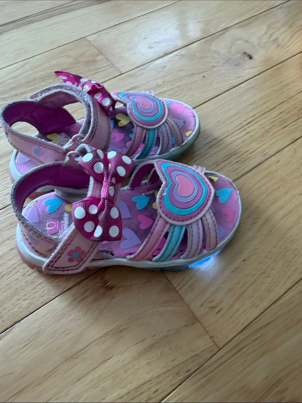 Disney Toddler Minnie Mouse Light-Up Pink Heart Sandals with Bow Accent